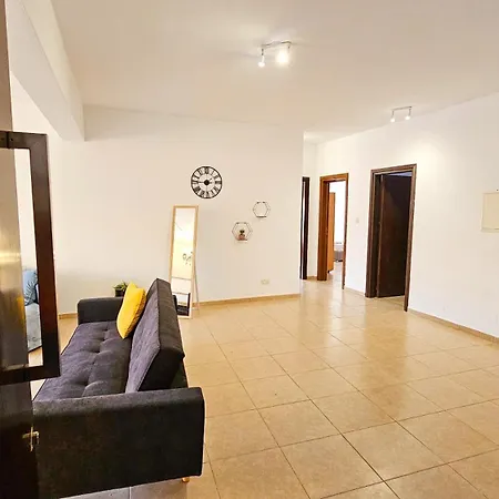 Sky Line Rooms, 150m From Chabad Lubavitch Larnaca