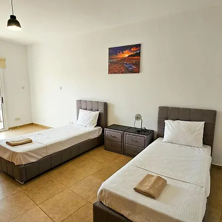 Sky Line Rooms, 150m From Chabad Lubavitch Privat bolig Larnaca