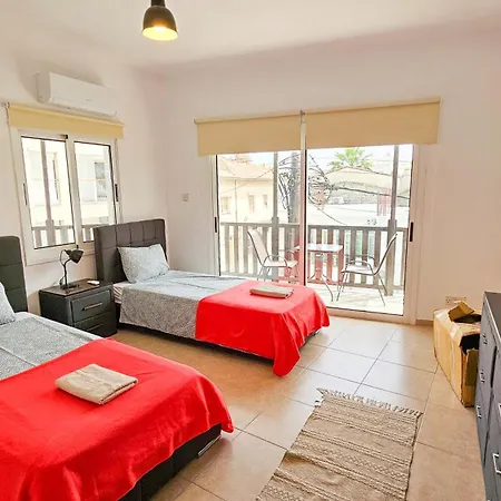 Sky Line Rooms, 150m From Chabad Lubavitch Larnaca